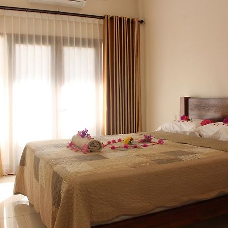 Kampoeng Senggigi Hotel Mangsit Exterior foto